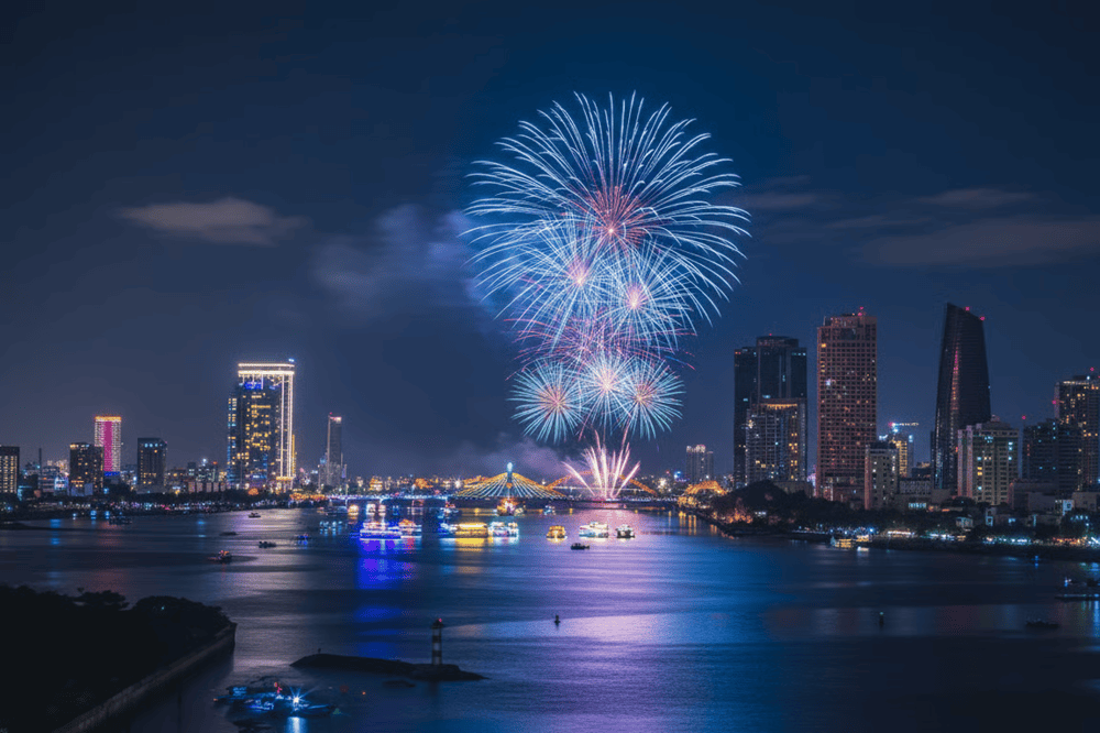 The Han River banks light up with dazzling firework displays, lively music during Da Nang International Fireworks Festival